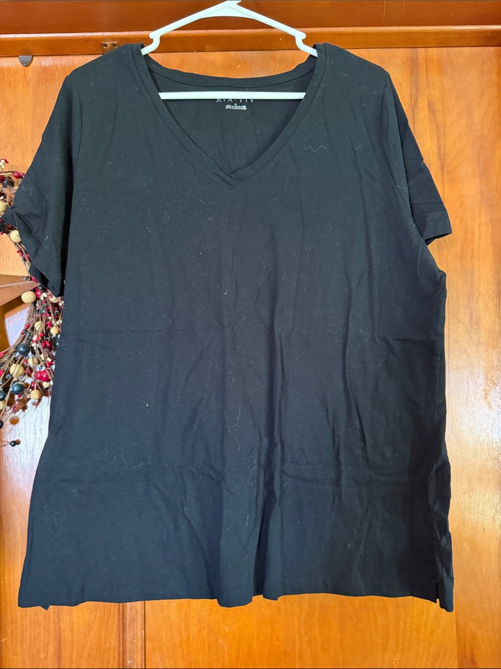 Ava & Viv Black V-Neck Short Sleeve Tee